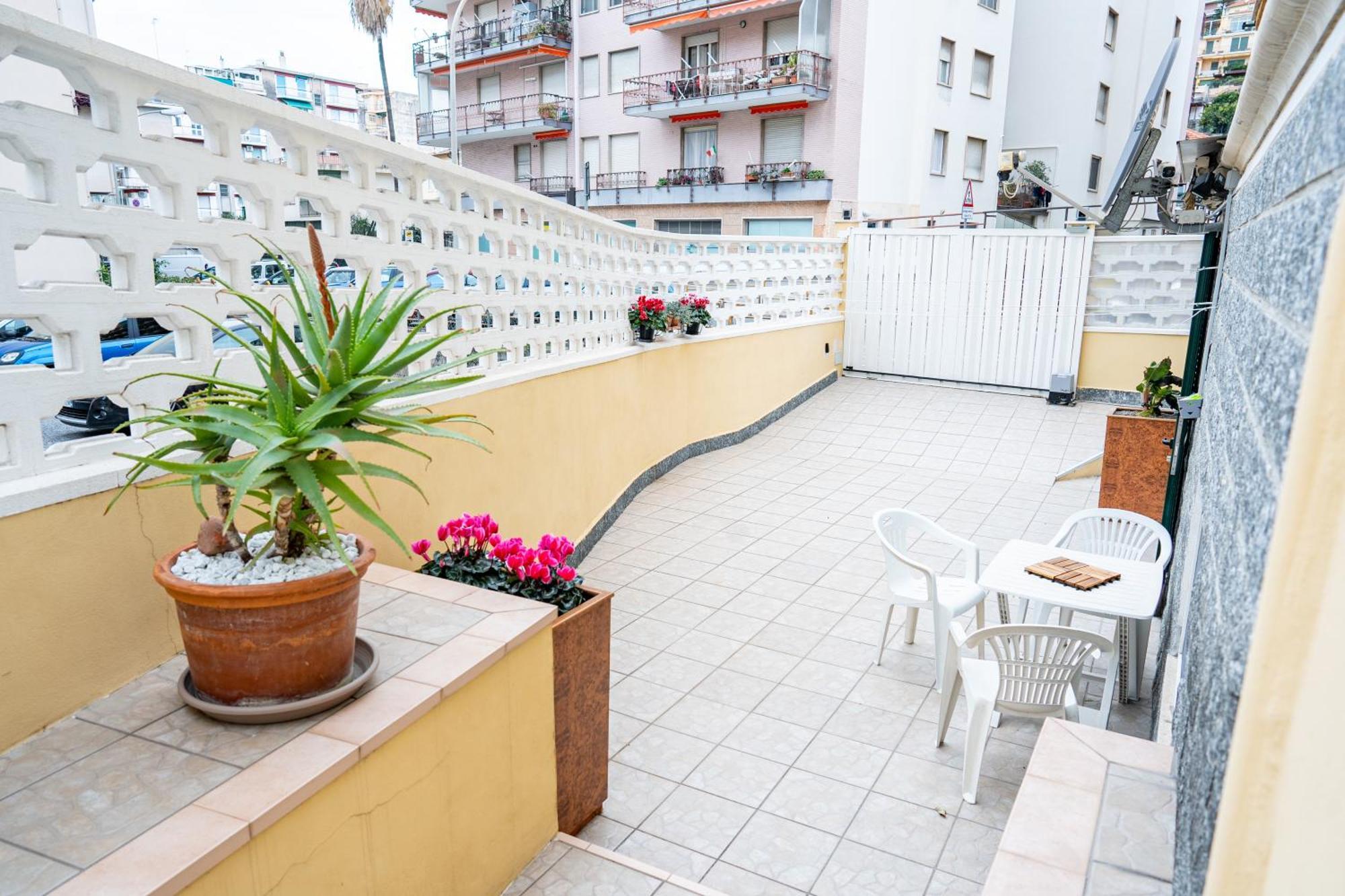 Casa Stefi Sunremo - Parcheggio Privato, 500 Mt Dalla Spiaggia Санремо Екстер'єр фото