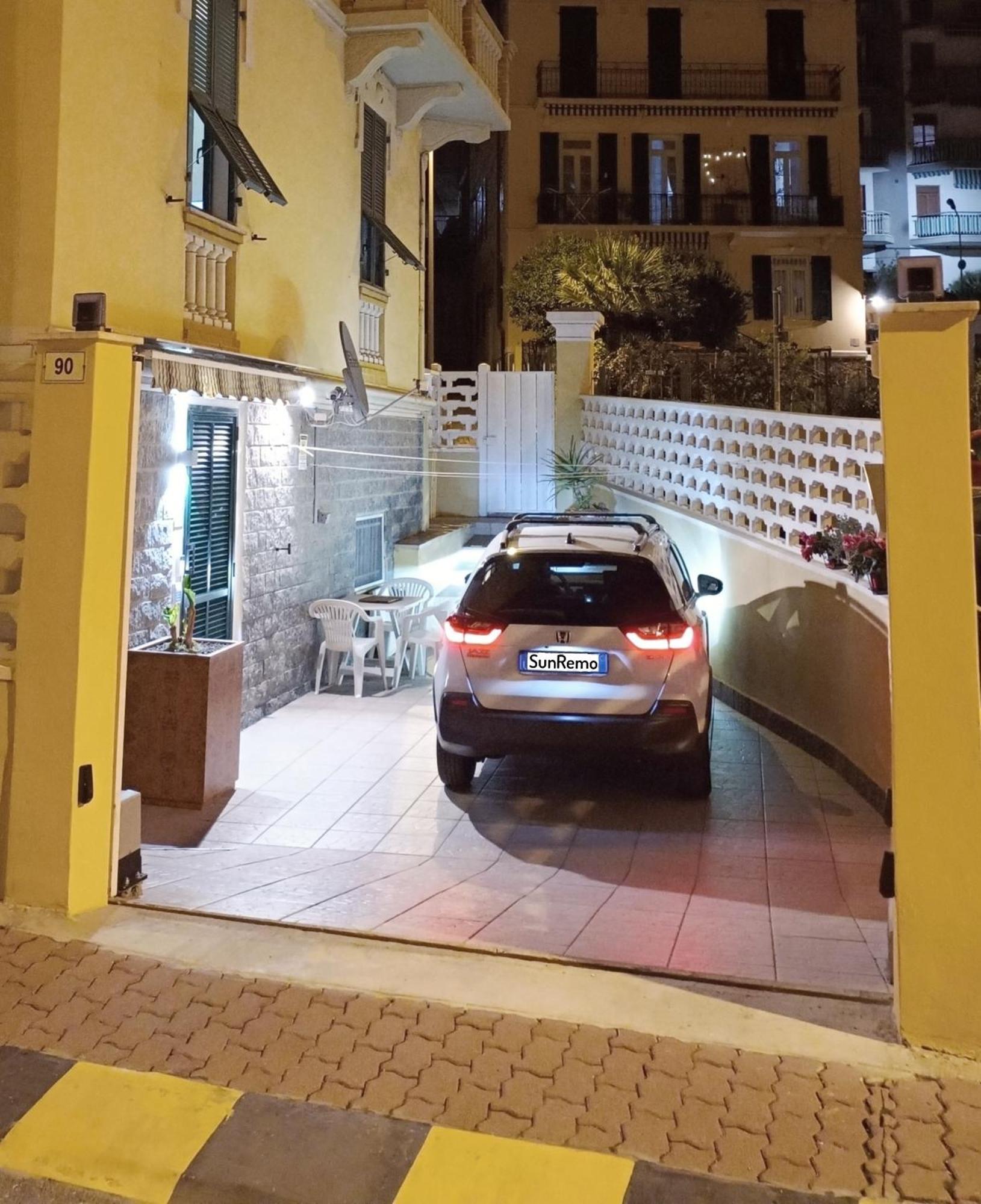 Casa Stefi Sunremo - Parcheggio Privato, 500 Mt Dalla Spiaggia Санремо Екстер'єр фото